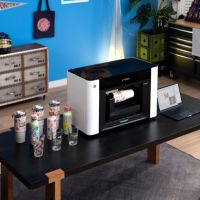 Modulo rotativo OR1 con posizionamento automatico xTool O1 Omni Printer