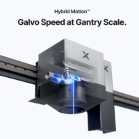 xTool X1 con tecnologia Hybrid Motion per combinare movimento del portale e Galvo