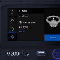 Zortrax M200 Plus - schermo touch a colori